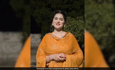 aliza tiktok viral video|Pakistani TikTok Star Breaks Down in Viral Clip After。